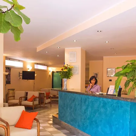 莫纳罗二世住宿 3*