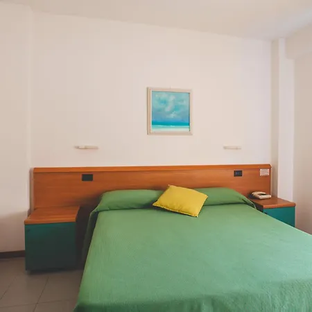 莫纳罗二世住宿 洛阿诺