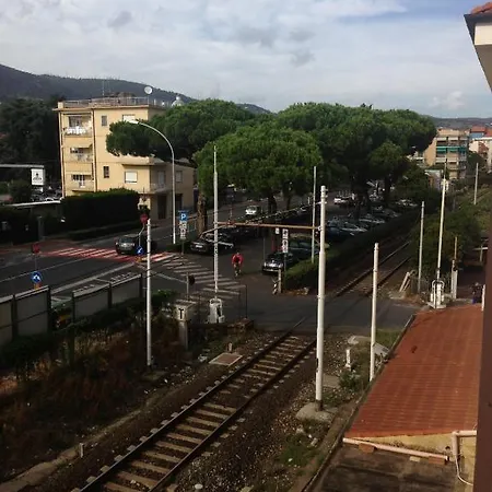 莫纳罗二世住宿 公寓式酒店 洛阿诺