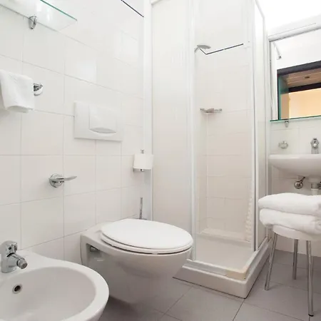 莫纳罗二世住宿