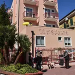 Aparthotel Il Monello 3*