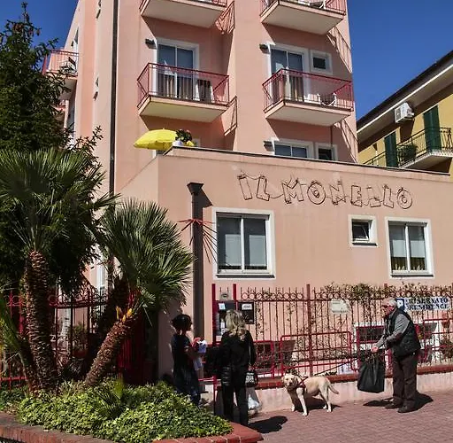 Apart Otel Il Monello 3*